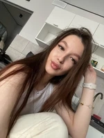 Нора, 18 лет